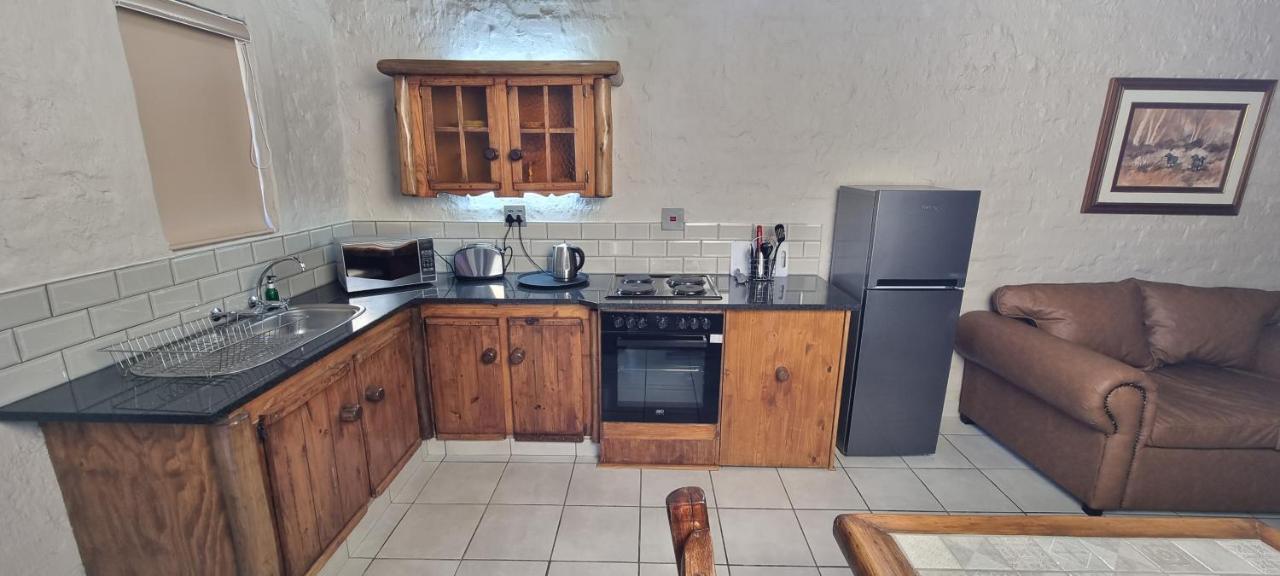Bains Lodge Bloemfontein Bagian luar foto