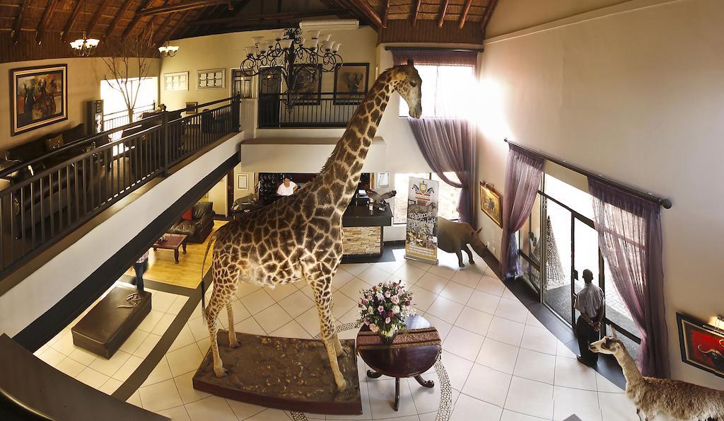 Bains Lodge Bloemfontein Bagian luar foto