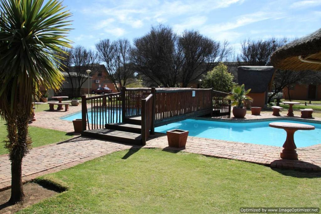 Bains Lodge Bloemfontein Bagian luar foto