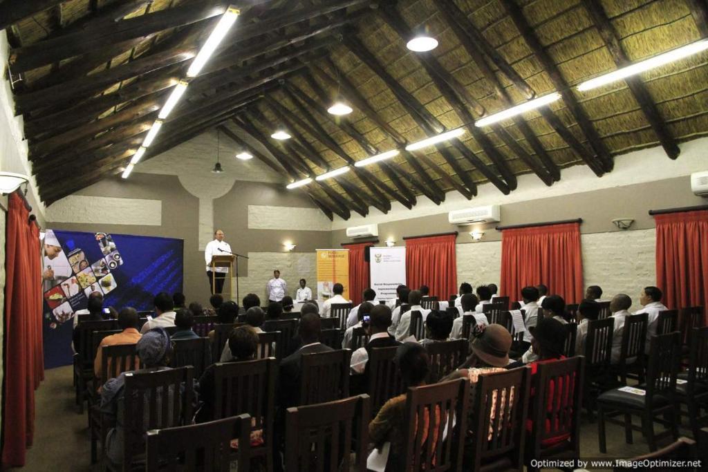 Bains Lodge Bloemfontein Bagian luar foto