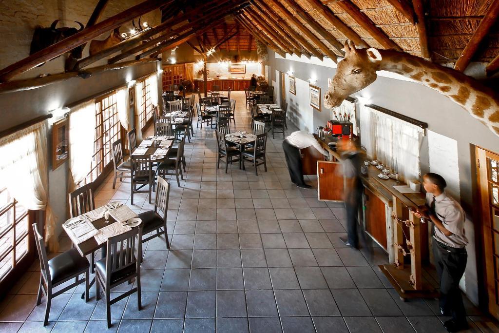Bains Lodge Bloemfontein Bagian luar foto